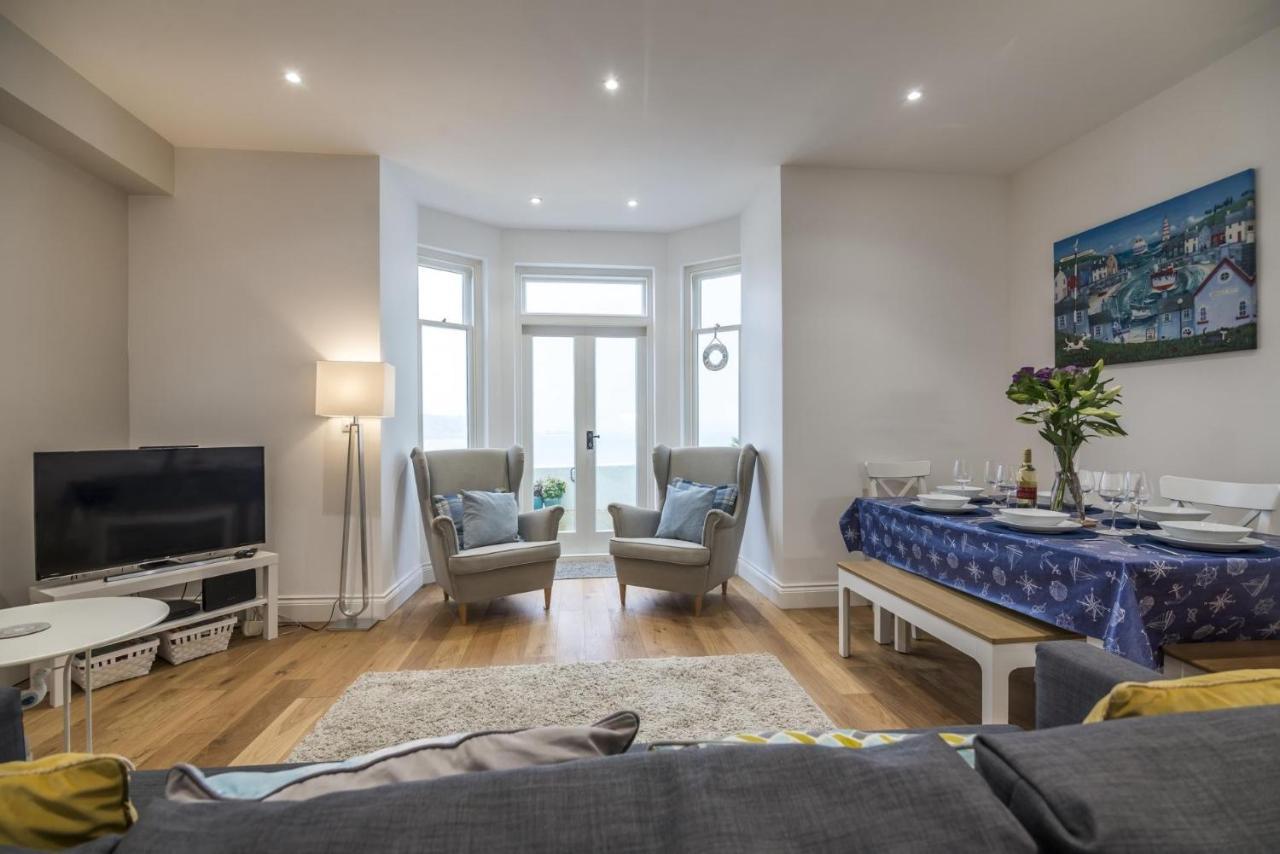 Sea Legs - 2 Bedroom Apartment - Tenby Exteriör bild