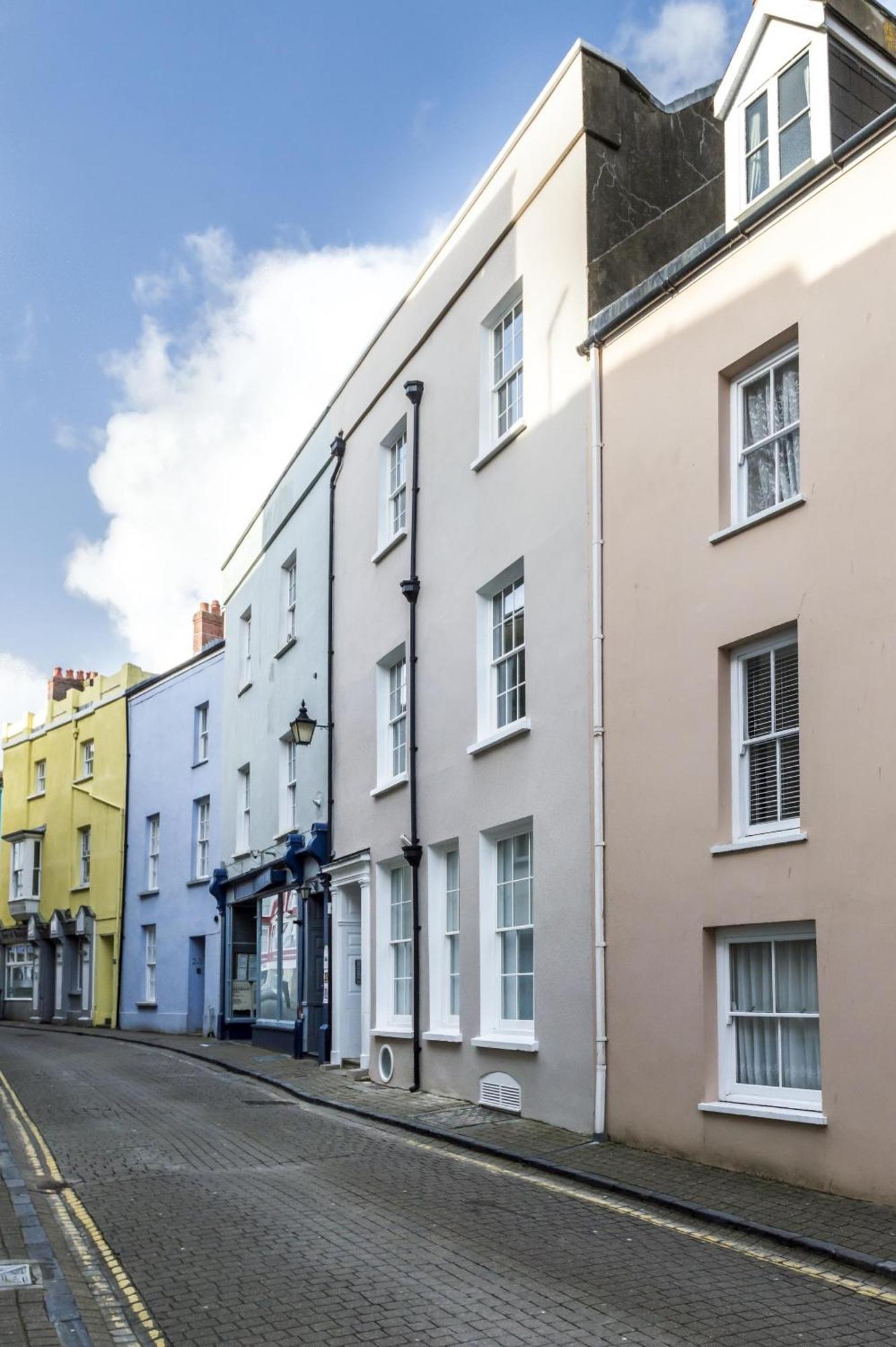 Sea Legs - 2 Bedroom Apartment - Tenby Exteriör bild