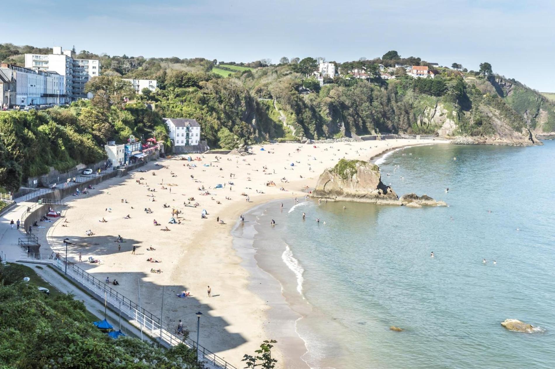 Sea Legs - 2 Bedroom Apartment - Tenby Exteriör bild